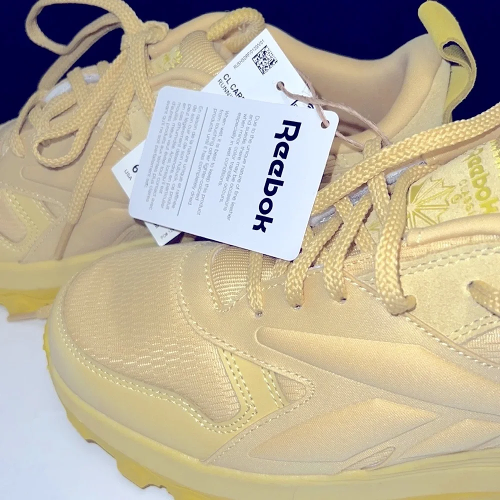 Cardi B Reebok size 6 fits women’s size 7.5